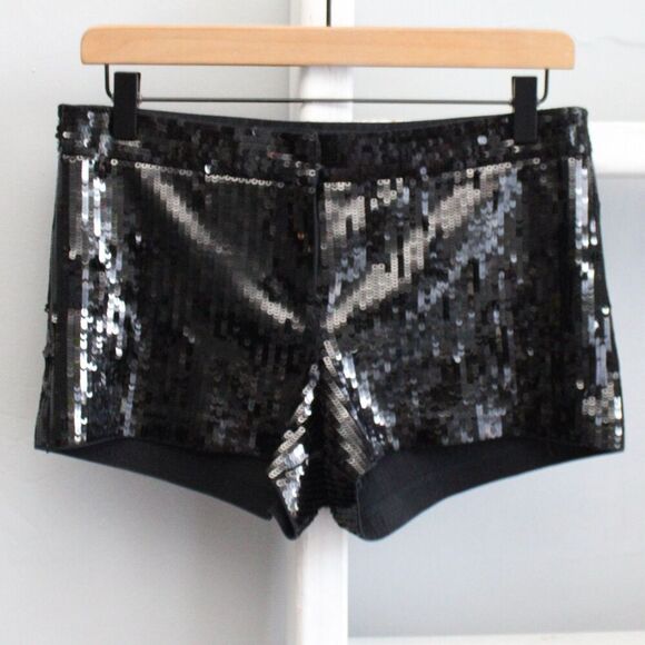Express Women's Black Mid-Rise Sequin Shorts Size 2 - Picture 1 of 7